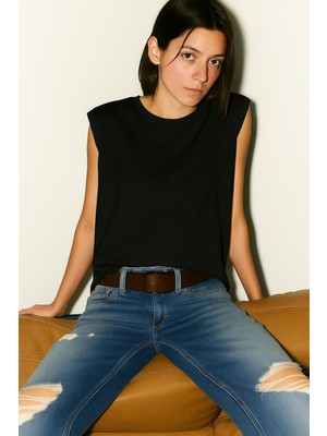 Bisiklet Yaka Volanlı Kolsuz  T-Shırt