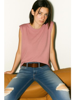 Bisiklet Yaka Volanlı Kolsuz  T-Shırt