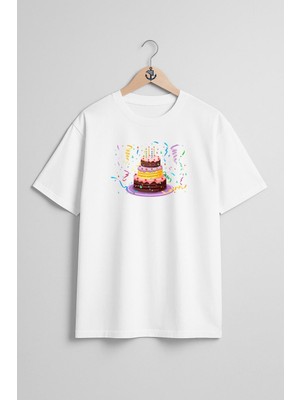 Oversize Doğum Günü Pastası Göğüs Tasarımlı Unisex T-Shirt