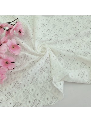 Ekru Brode (Nakışlı) Fisto Kumaş | %75 Pamuk %25 Polyester | Desen 1