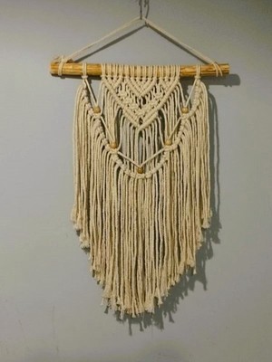 Ekru Makrome Duvar Rafı ve Süsü, Şık ve Doğal Dekorasyon Için Harika Seçenek