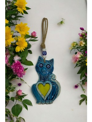 Mavi Seramik Kedi Figürlü Duvar Dekorasyonu, Kalpli ve Şık Tasarım