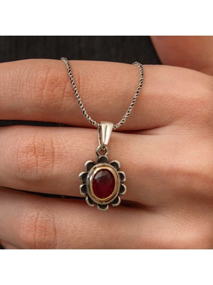 Inure Jewelry Gümüş Kırmızı Taşlı Çiçek Model Kadın Kolye