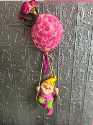 Renkli Bahçe Perisi Duvar Dekoru, Eğlenceli ve Şık Dekorasyon Parçası