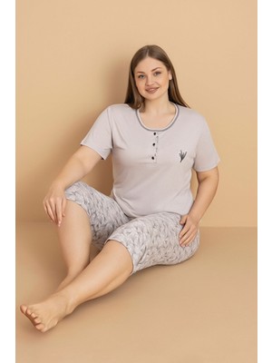 Çiçek Desenli Büyük Beden Kapri Pijama Takımı