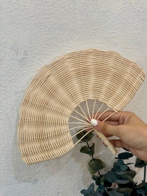 Rattan ve Ahşap El-Duvar Yelpazesi, Şık ve Doğal Tasarım