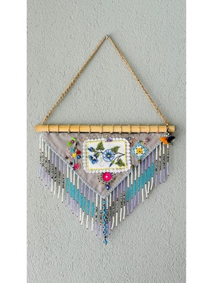 Çok Renkli Dekoratif Duvar Süsü, Şık ve Modern Tasarım