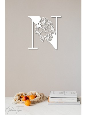 Beyaz Ahşap Çiçek Işlemeli N Harfi Duvar Dekoru, 30X30 cm Mdf Tablo