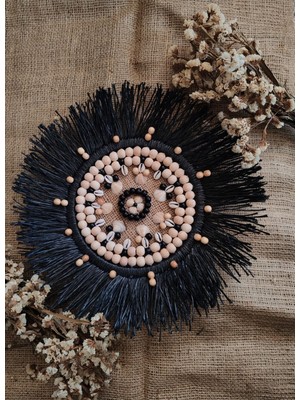 El Yapımı Siyah Rafya ve Deniz Kabuklu Bohem Duvar Dekor Süsü