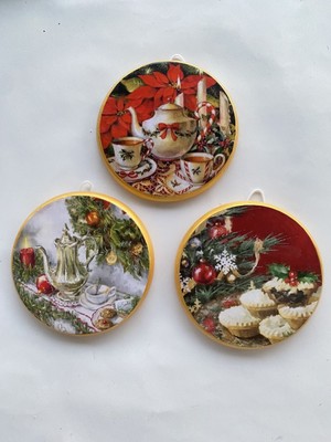 Yılbaşı Mutfak Dekorasyonu 3'lü Duvar Süsü, Altın Renkli, Şık ve Neşeli Tasarım