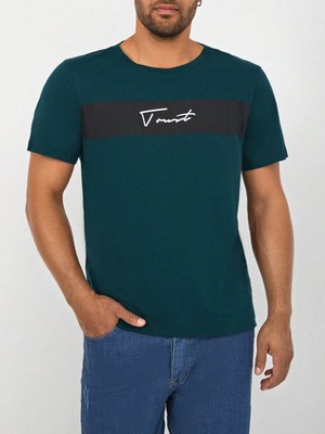 Zümrüt Yeşili Bisiklet Yaka Göğsü Trust Garni Basklı T-Shirt