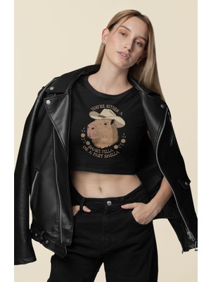 You Are Either Yazılı Crop Top, Kadın Capybara Temalı Crop Bluz