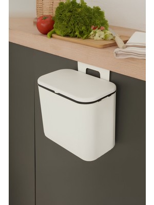 Beyaz 8 Litre Mutfak Tezgahı ve Dolap Askılı Çöp Kovası