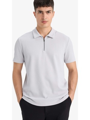 DeFacto Regular Fit Polo Yaka Yarım Fermuarlı Pilise Kısa Kollu Tişört B7355AX25AU