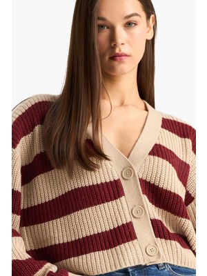 DeFacto Regular Fit V Yaka Çizgili Düğmeli Triko Hırka Z8539AZ25WN