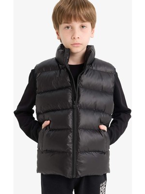 DeFacto Su Geçirmez Fermuarlı Dik Yaka Şişme Yelek Erkek Çocuk F3092A825AU