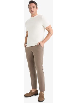 DeFacto Tailored Fit Düz Paça Her Yöne Esneyen Yumuşak Tuşe Cepli Pantolon C7508AX25AU