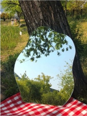 Şık Asimetrik Bulut Desenli Çerçevesiz Makyaj Aynası 35X28 cm