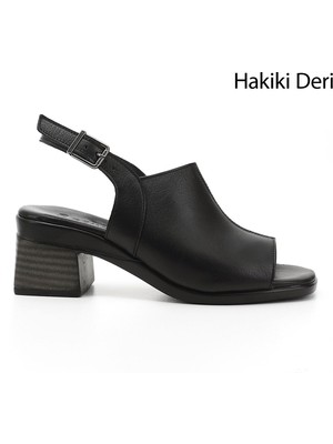Gönderi® Kadın Siyah Kalın Topuklu Hakiki Deri Sandalet