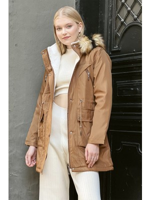 Hakke Torba Cep Kapaklı Kapşonlu Kaban