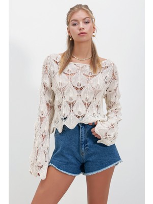 Hakke Kayık Yaka Damla Desen Ajurlu Bluz