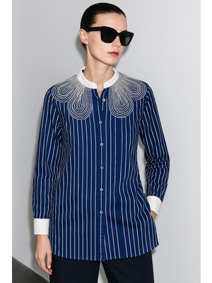 Kontrast Yaka Işlemeli Uzun Kollu Gömlek