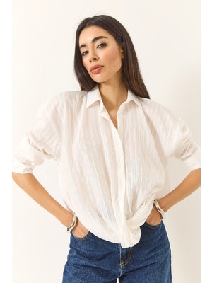 Shade Kadın Büzgü Detaylı Jakarlı Çizgi Detaylı V Yaka Salaş Gömlek