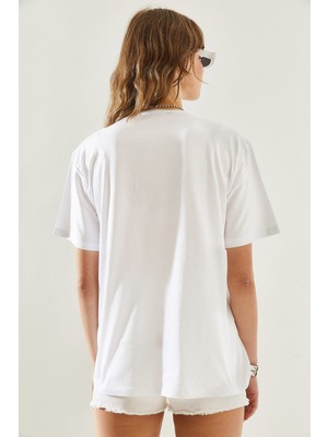 Kadın Bisiklet Yaka Taş Detaylı Basic Penye T-Shirt