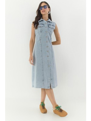 Kadın Belden Oturan Cepleri Kapaklı Sıfır Kollu Düğmeli Denim Elbise