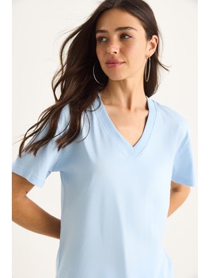 Shade Kadın % Organik Pamuk Derin V Yakalı Comfort Fit T-Shirt