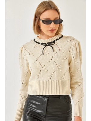 Shade Kadın Yakası Boncuklu Fiyonklu Triko Kazak