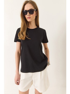 Shade Kadın % Organik Pamuklu Comfort Fit Arkası Uzun Basic T-Shirt