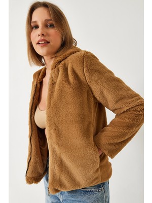 Shade Kadın Kapüşonlu Peluş Kürk Mont