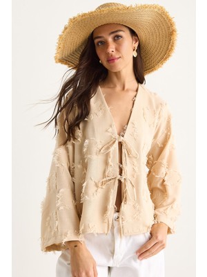 Kadın Önü Bağlamalı Kendinden Nakışlı Püsküllü Salaş Kimono -