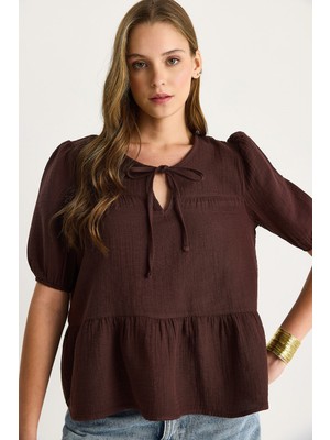 Kadın Yakası Bağlamalı Kolları Lastikli Müslin Bluz