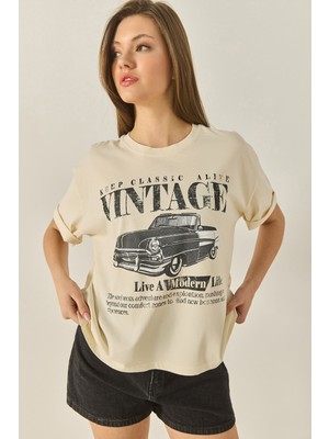 Shade Kadın Bisiklet Yaka Kısa Kollu Vintage Baskılı Pamuklu Basic T-Shirt Öt