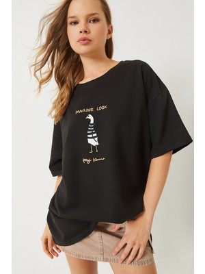 Shade Kadın Nakışlı Oversize Örme T-Shirt