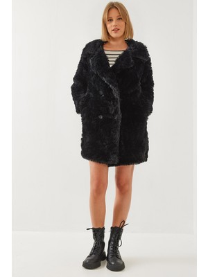 Shade Kadın Düğme Detaylı Peluş Kaban