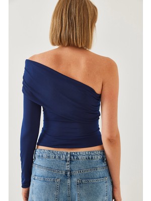 Shade Kadın Madonna Yaka Tek Kollu Bluz