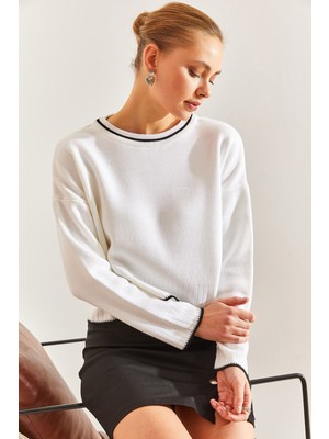 Shade Kadın Yaka ve Ucu Çizgili Triko Kazak