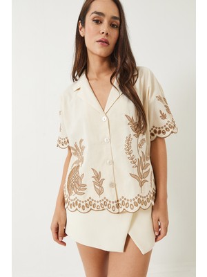 Shade Kadın Ceket Yaka Ajurlu Kısa Kollu Nakışlı Keten Gömlek