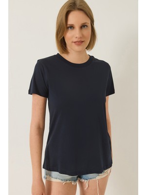 Shade Kadın % Organik Pamuklu Comfort Fit Arkası Uzun Basic T-Shirt