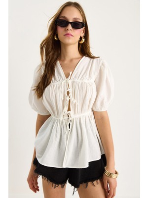 Kadın Bağlama Detaylı Kısa Kollu Müslin Bluz