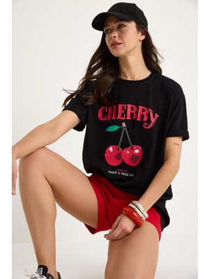 Shade Kadın Cherry Baskılı Oversize Basic Pamuklu T-Shirt