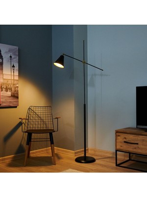 Modern Siyah Metal Lambader, Şık ve Dayanıklı Tasarım