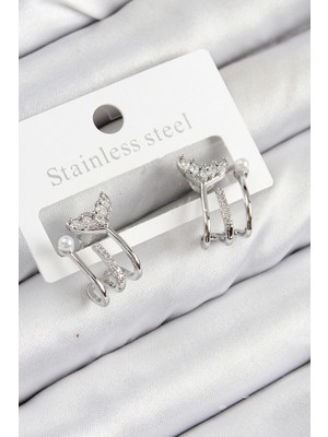 Pirinç Zirkon Taşlı Inci Detaylı Balık Kuyruğu Model Gümüş Renk Kadın Küpe