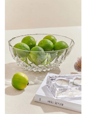 Beyaz Lavinia Cam Kase, Şık ve Zarif Tasarımıyla Sofranıza Özen Katın