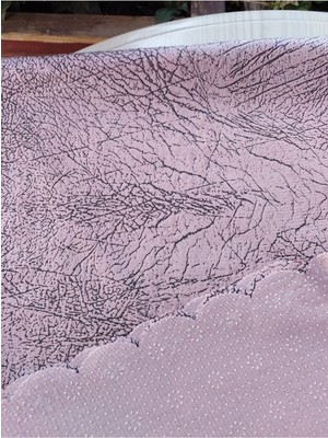 Pembe Damarlı Kaymaz Altlı Koltuk ve Kanepe Örtüsü, Şık ve Koruyucu Tasarım