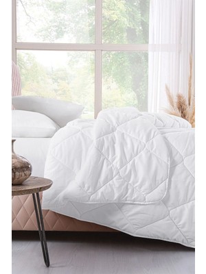 Yumuşak ve Hafif Mikro Fiber Çift Kişilik Yatak Örtüsü, Beyaz Renk