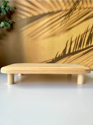 Açık Renk Ahşap Yükseltici Stand ve Sunumluk, Şık ve Kullanışlı Tasarım